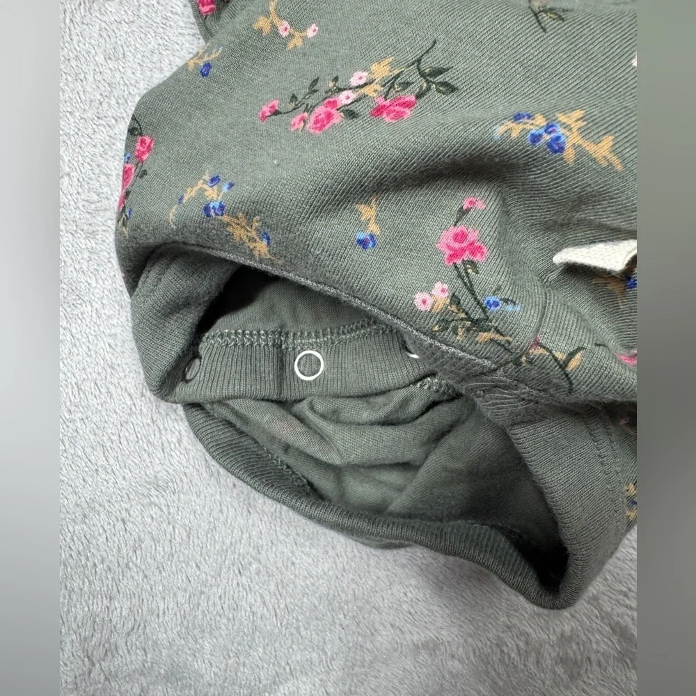 Baby Gap 100% Organic Cotton Green Floral Ruffle Long Sleeve Bodysuit 12-18 M